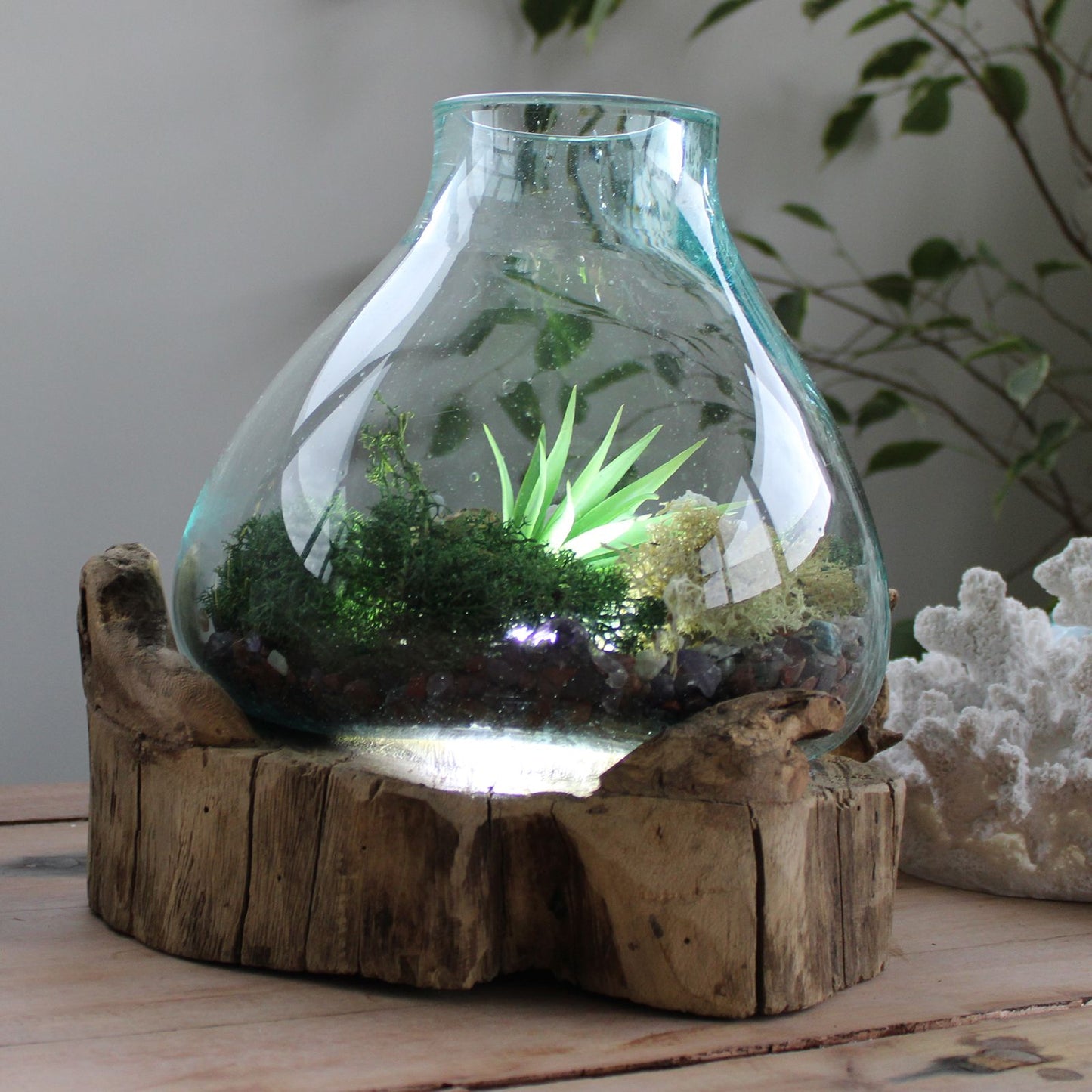 Handgemaakte Gerecycled glas Kom op hout (elektrisch) – Uniek Interieurstuk
