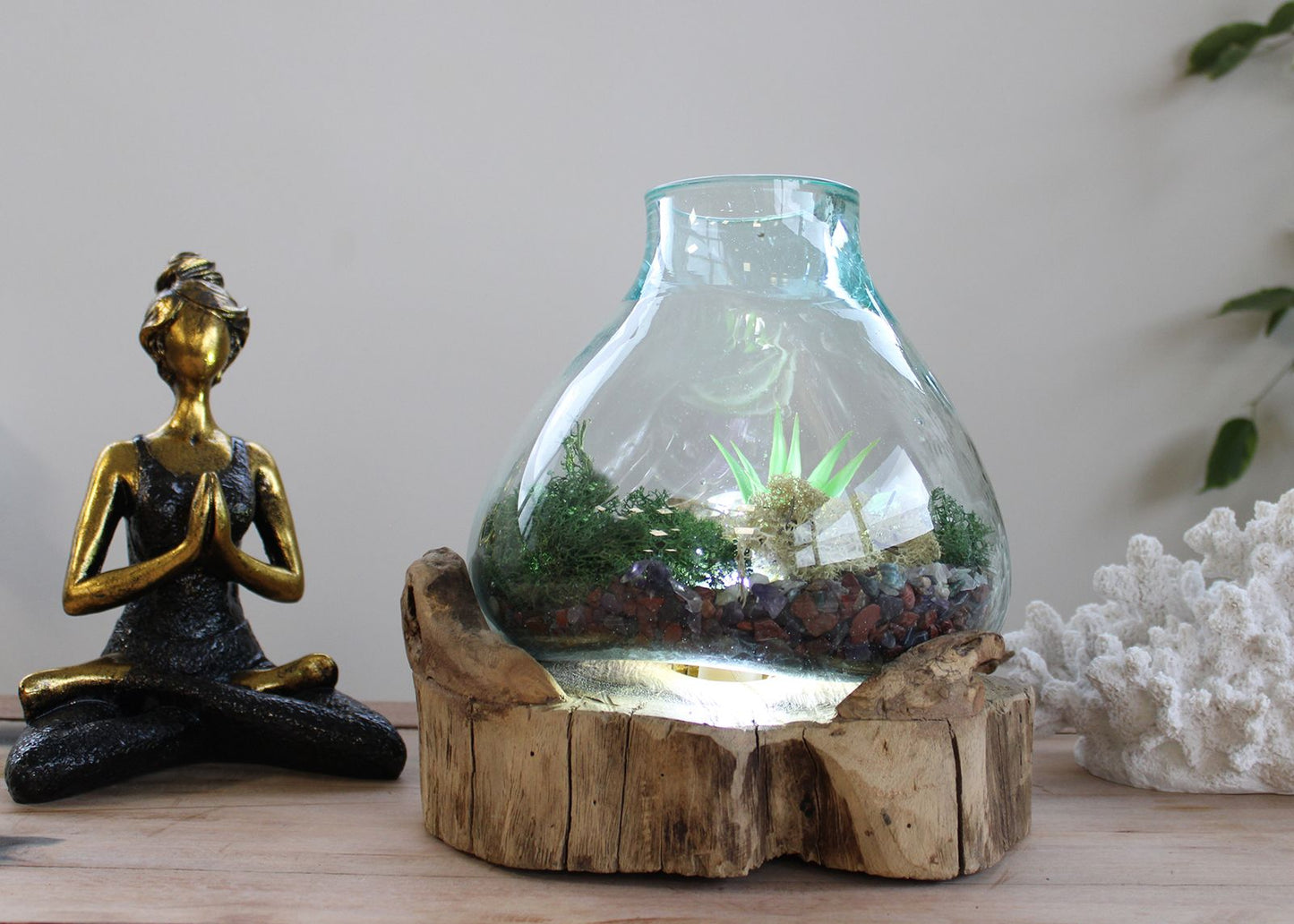 Handgemaakte Gerecycled glas Kom op hout (elektrisch) – Uniek Interieurstuk