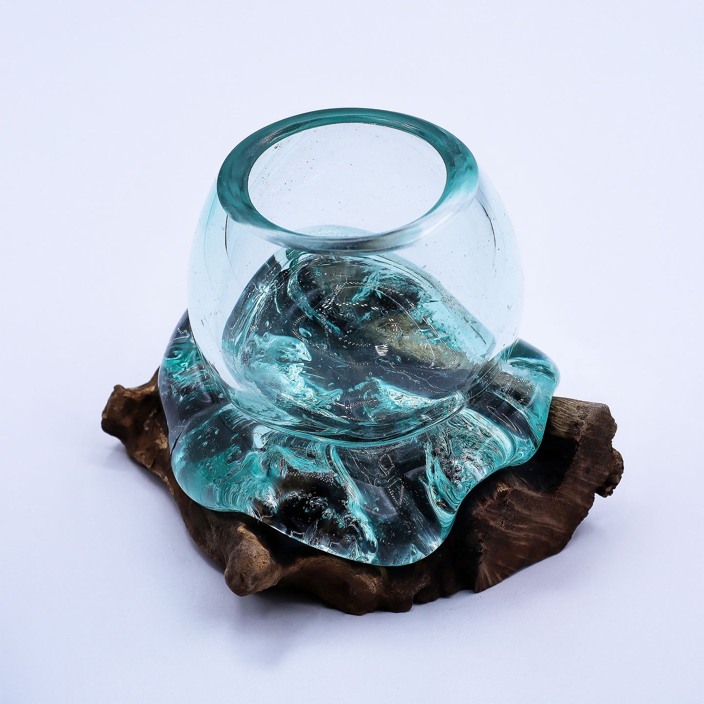 Handgemaakte Gerecycled glas mini kom op Hout – Uniek Interieurstuk