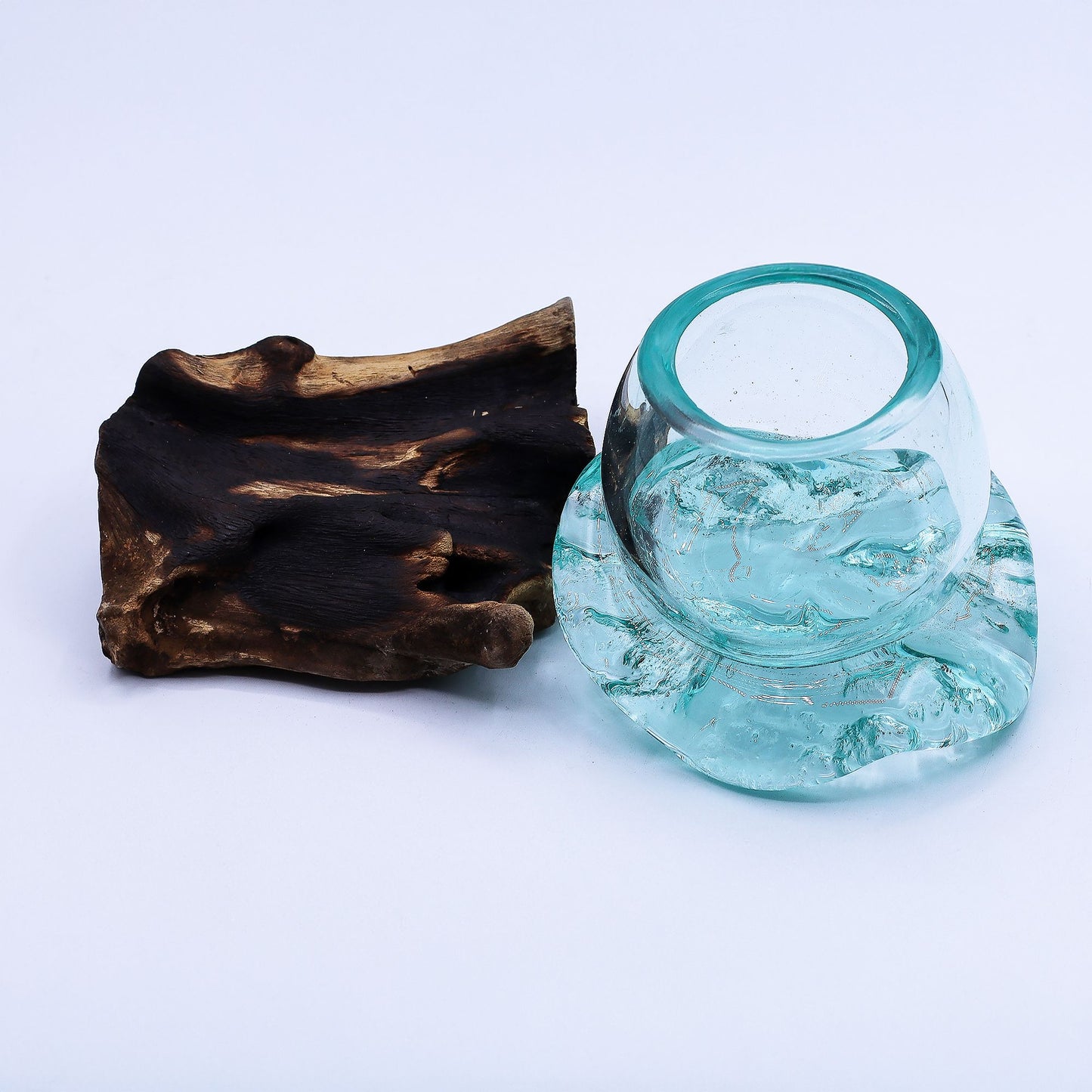 Handgemaakte Gerecycled glas mini kom op Hout – Uniek Interieurstuk