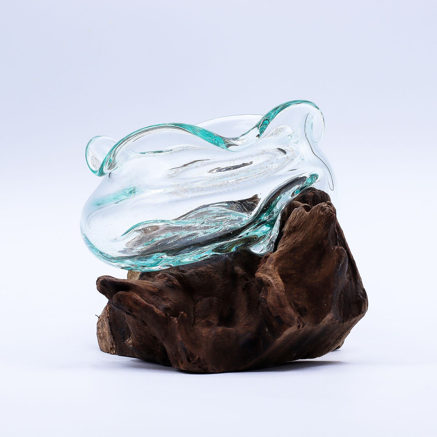 Handgemaakte Gerecycled glas schaaltje op Hout – Uniek Interieurstuk